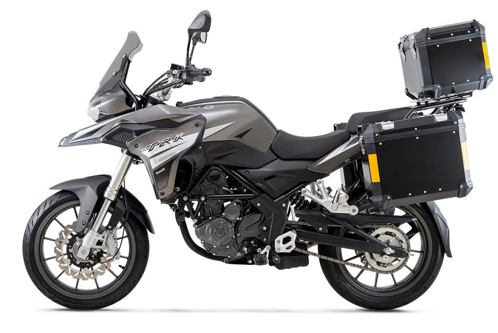 ราคาและตารางผ่อน รถมอเตอร์ไซค์ Benelli Trk 2025 ใส่เบรกมือไฟฟ้าให้ทุกรุ่น