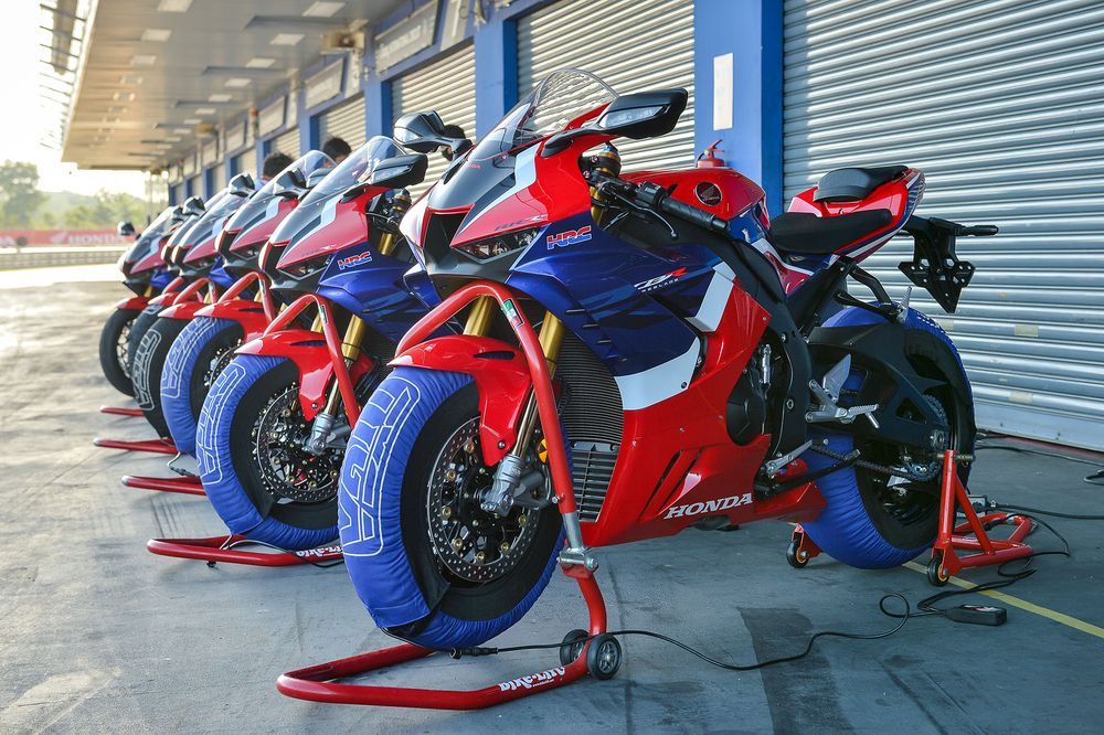 รีวิว Honda Cbr1000rr-r Sp 2025 สเปคและราคา